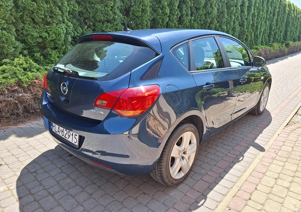 Opel Astra cena 26900 przebieg: 49800, rok produkcji 2010 z Barcin małe 106